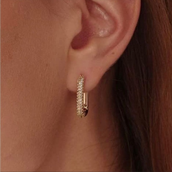 Pave CZ Crystal Oval Hoop Earrings 2023 style New Huggies Gold Plated - Picture 9 of 10